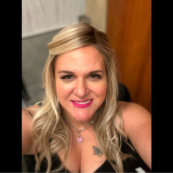 Going Live Now!! Fun times and Giveaways!! - Picture 3 of 7